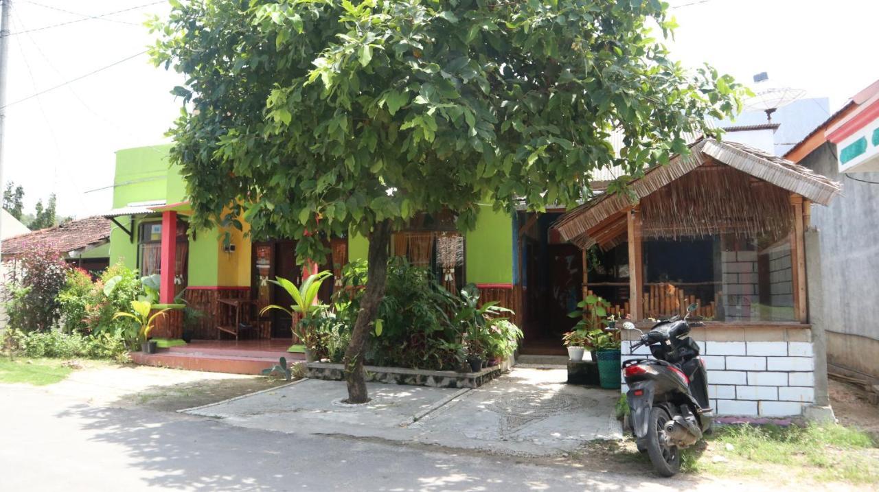Owl Hostel Karimunjawa Exterior foto