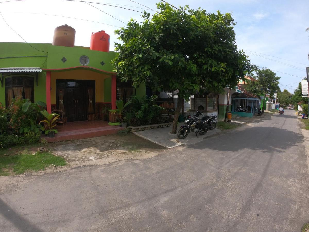 Owl Hostel Karimunjawa Exterior foto