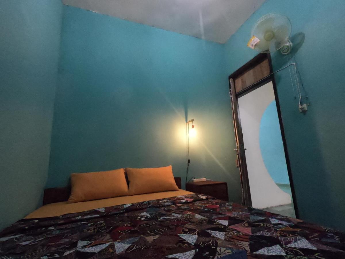 Owl Hostel Karimunjawa Exterior foto